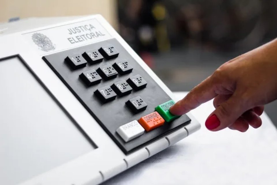 Urna eletrônica — Eleições 2026