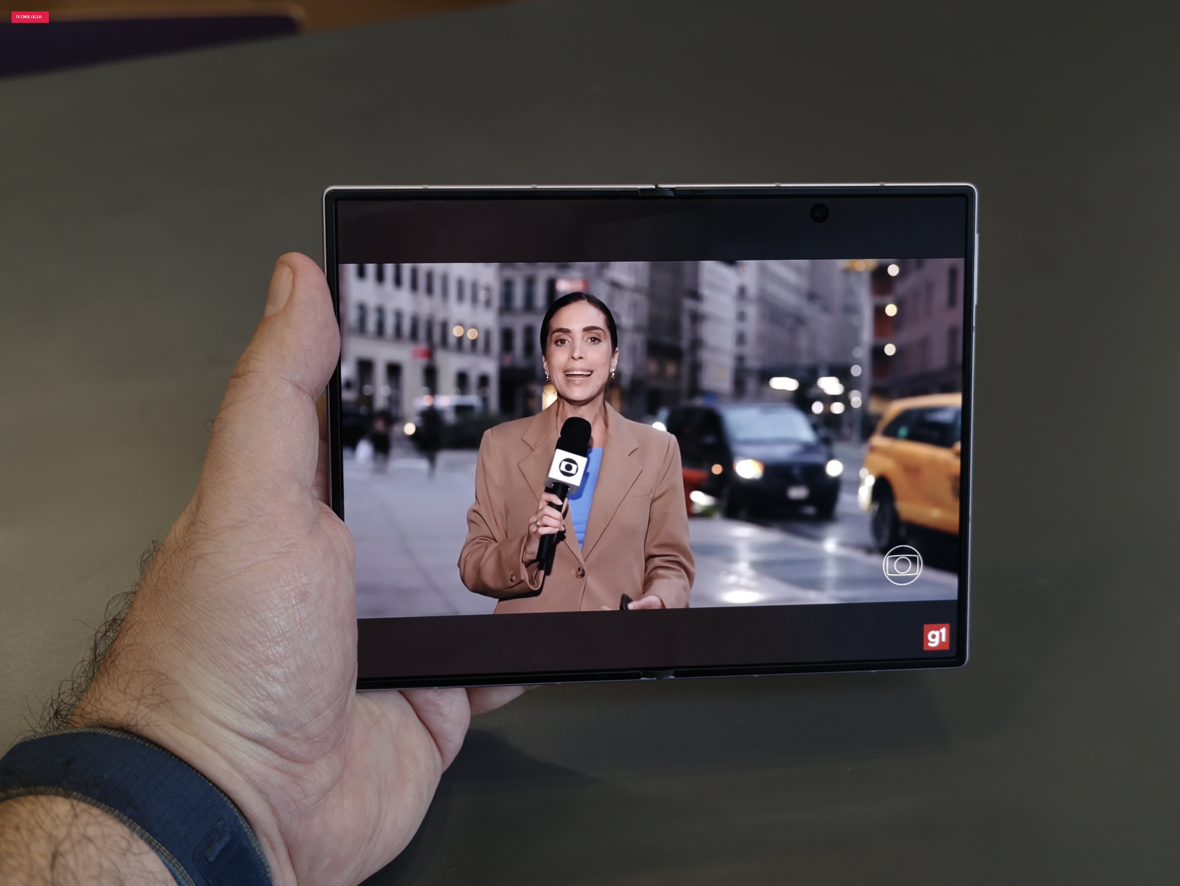 Galaxy Z Fold8: dobrável da Samsung vira 'minitablet' ao abrir; veja primeiras impressões