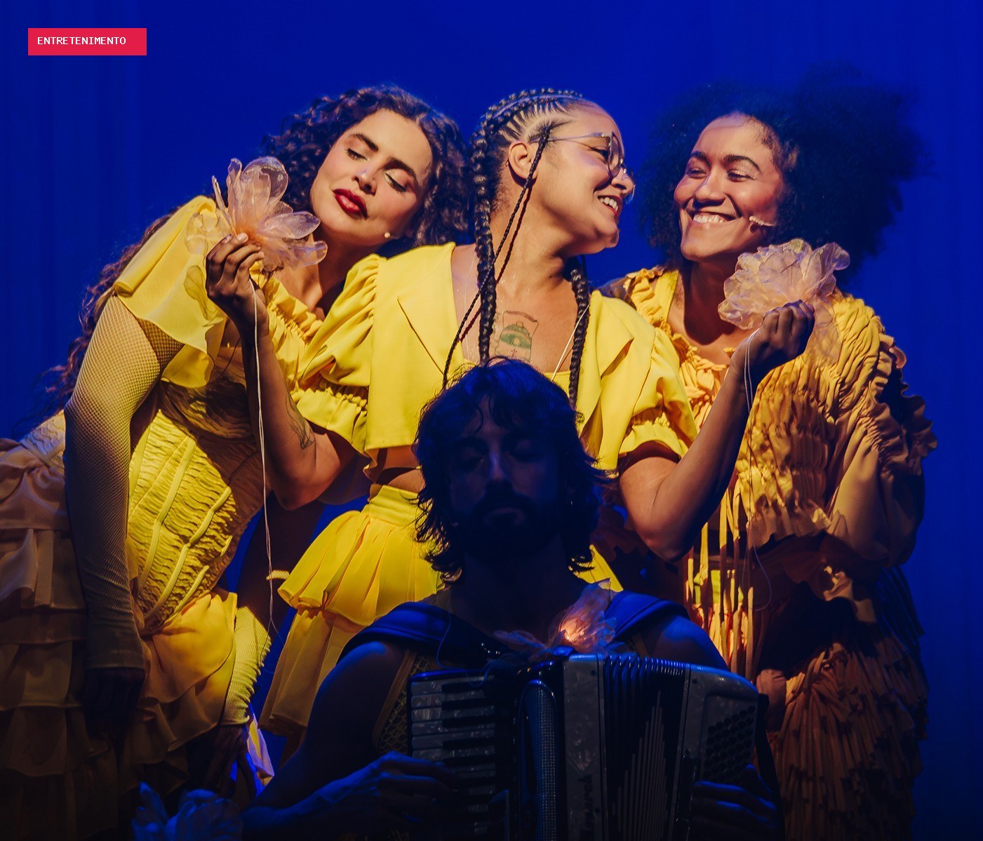 Musical 'Anunciação' cria um universo mágico ao traduzir em cena o estado de poesia das andanças de Alceu