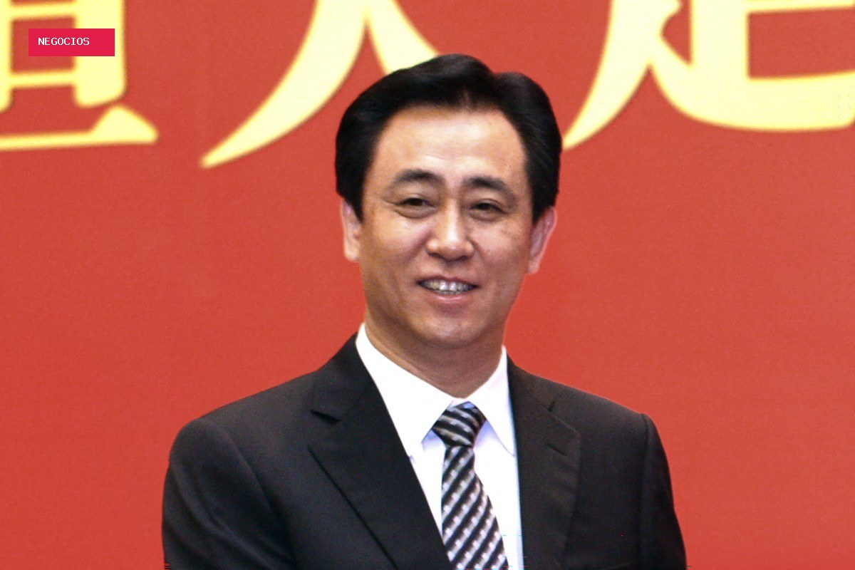 Fundador da Evergrande é condenado a prisão perpétua na China; penas de outros cinco executivos vão de 6 a
