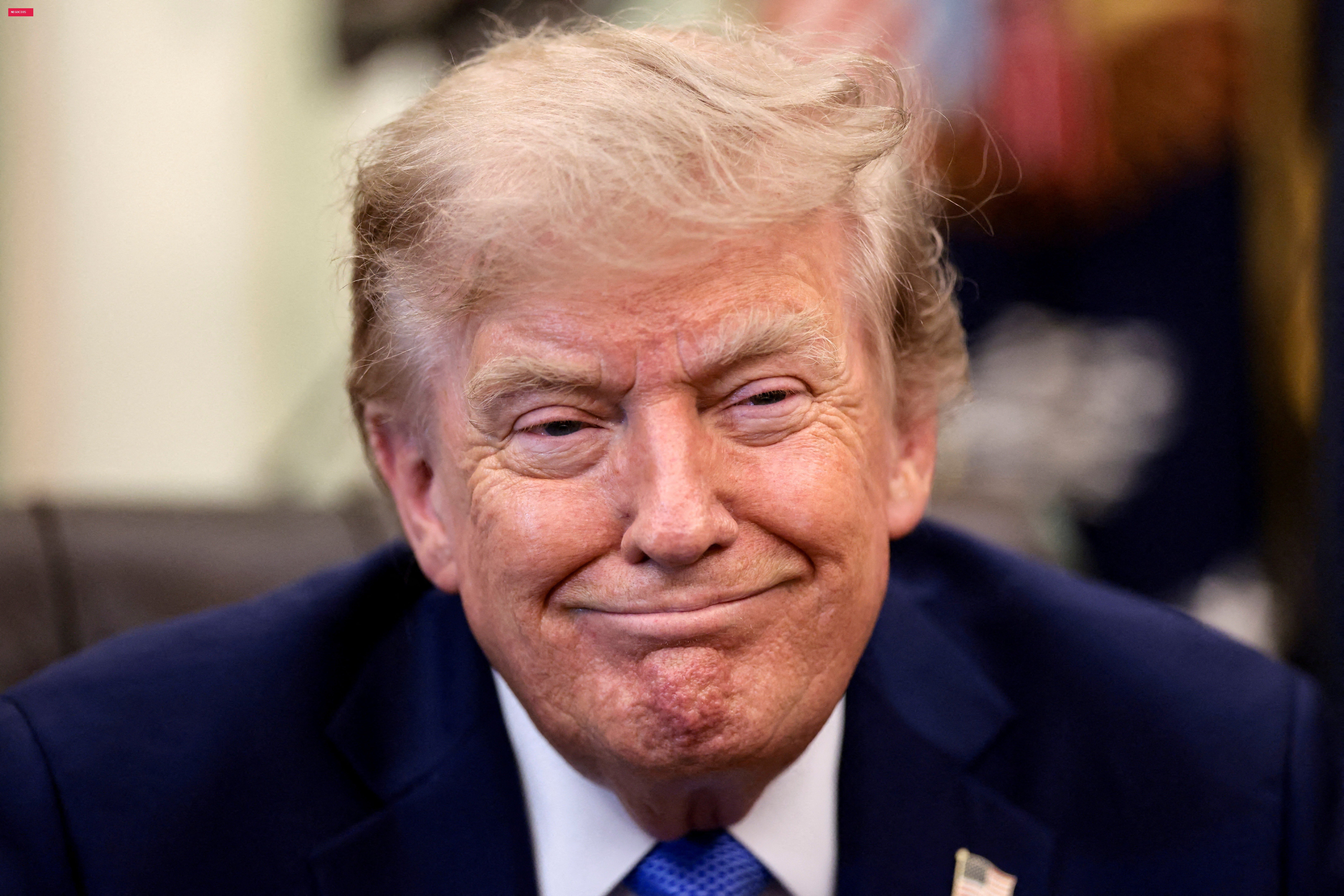 Trump prorroga suspensão de lei centenária para tentar conter preço dos combustíveis nos EUA