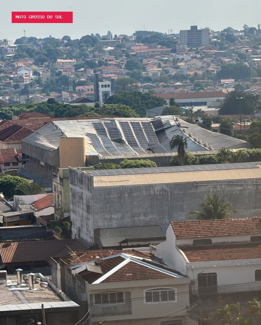 Telhado do Ginásio Auxiliadora desaba e acesso ao prédio é interditado