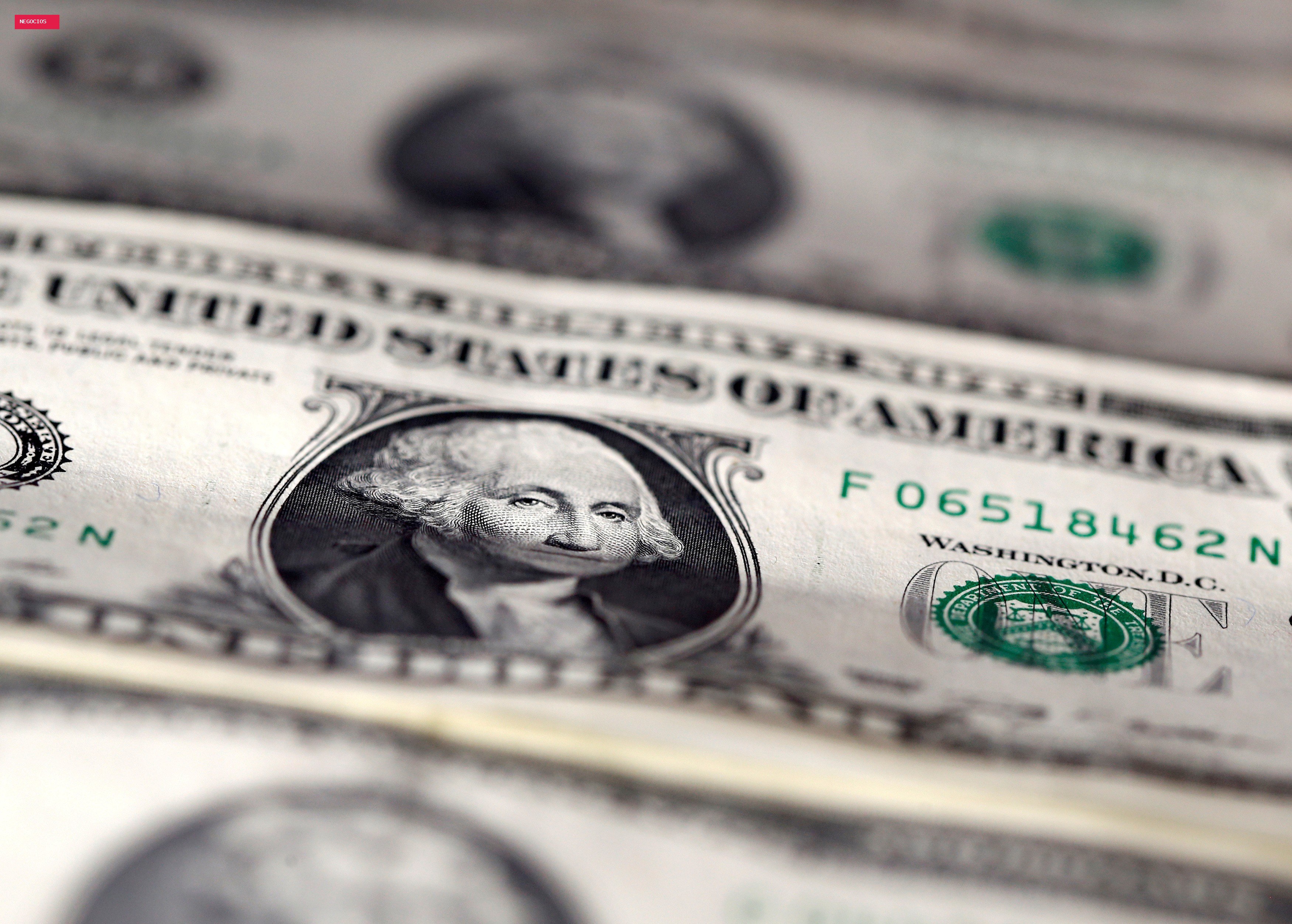Dólar opera em queda, de olho em novos dados de emprego dos EUA; Ibovespa cai