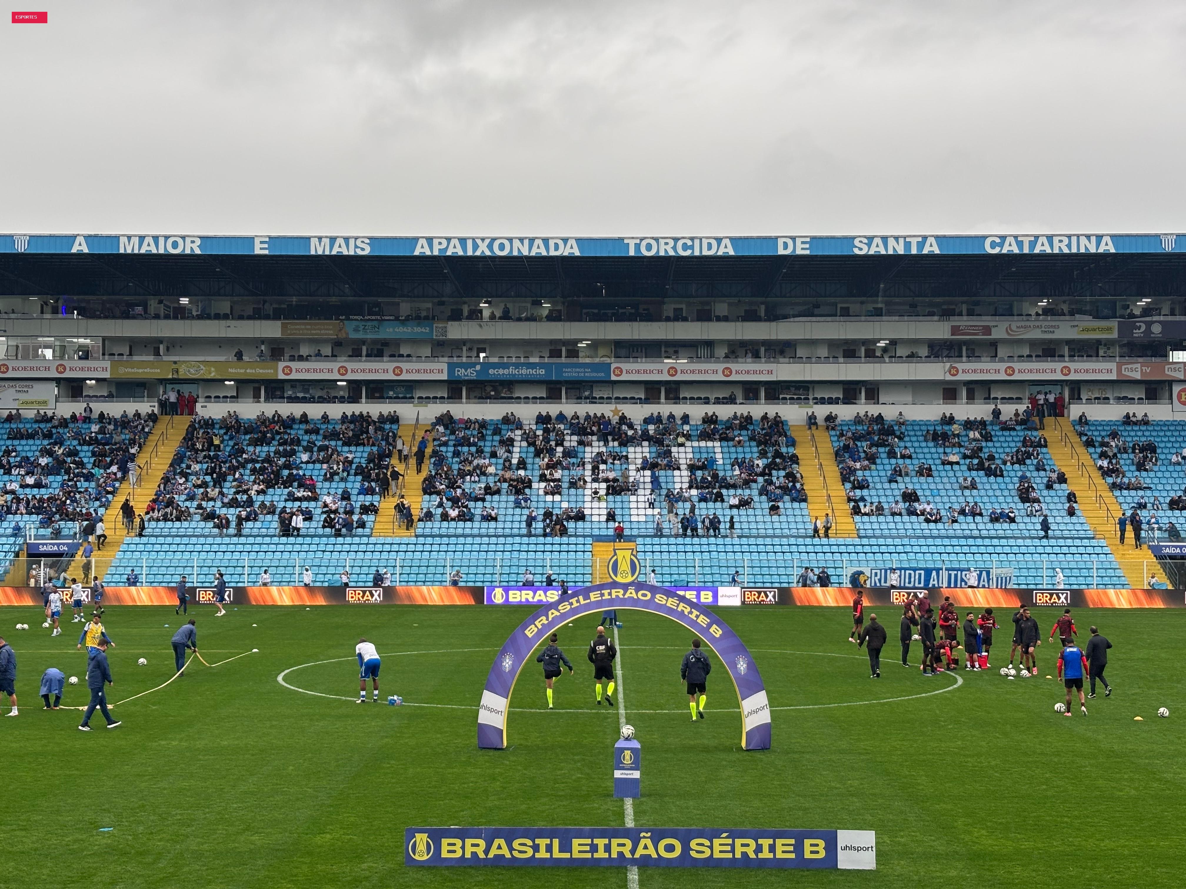 Avaí faz promoção de ingressos para o único jogo em casa no mês