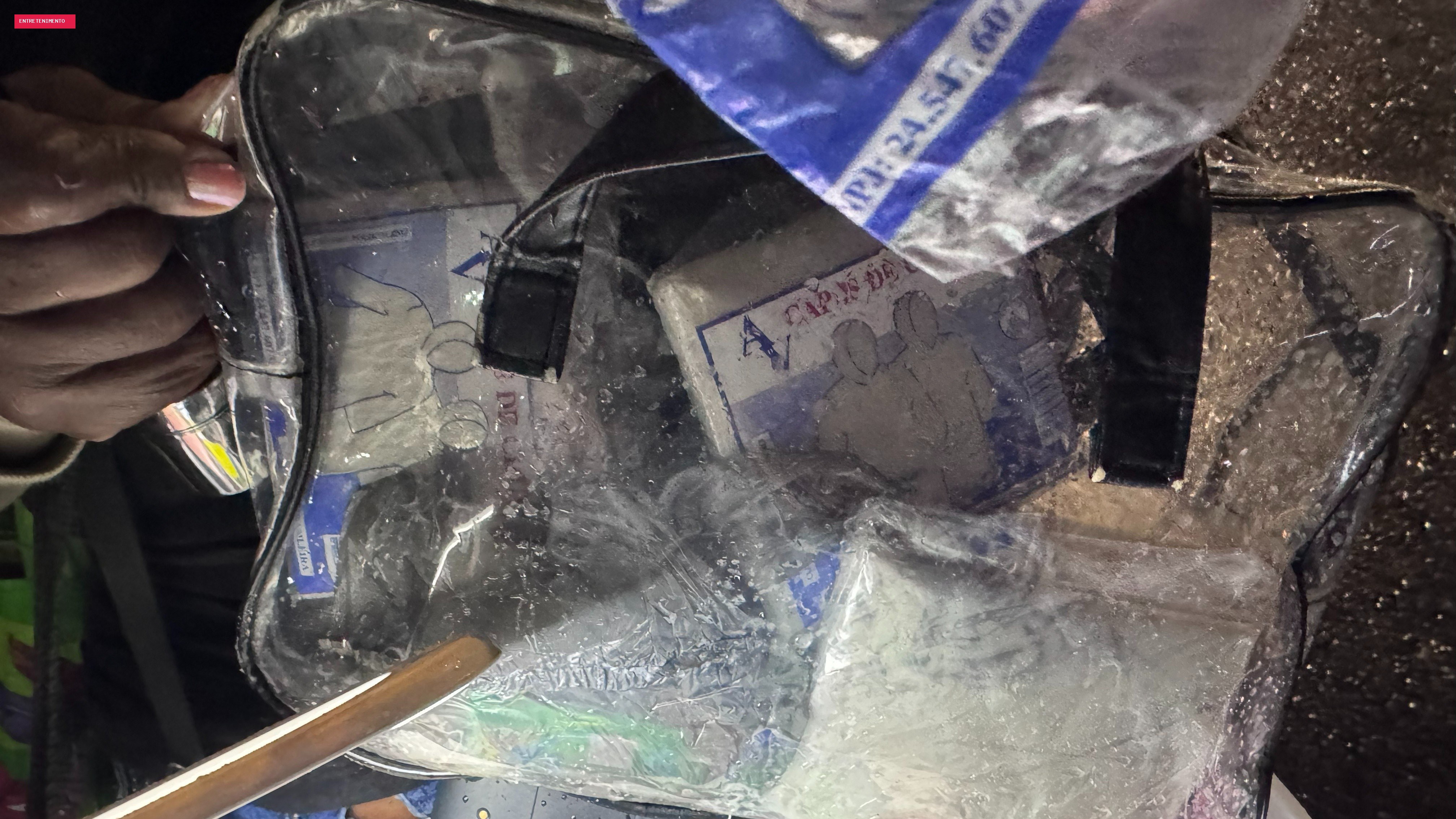 De R$ 3 na internet a R$ 30 com ambulantes: chuva infla preço de capas, que também viram parte do look no