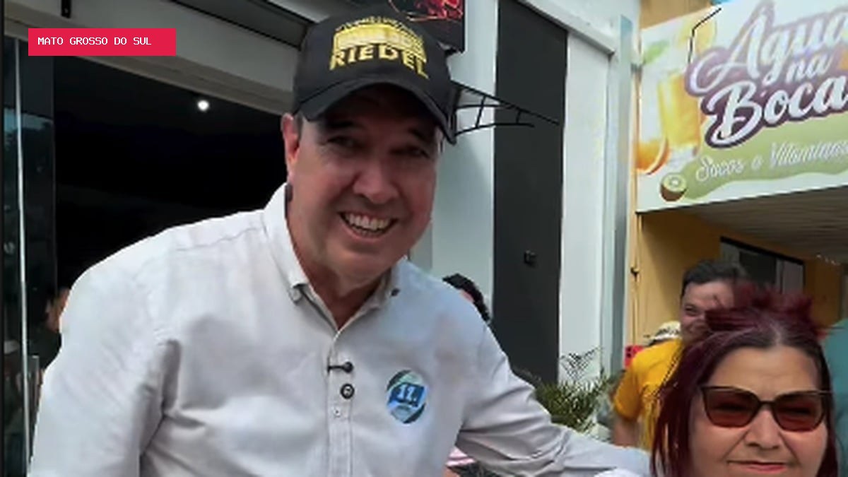 Riedel faz adesivaço em Rio Verde de Mato Grosso após percorrer o Norte do estado
