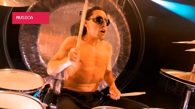 Alex Van Halen é condecorado Cavaleiro da Ordem do Leão