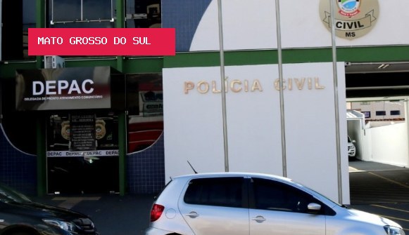 Ladrão entra em garagem, leva Corolla e abandona outro carro na rua