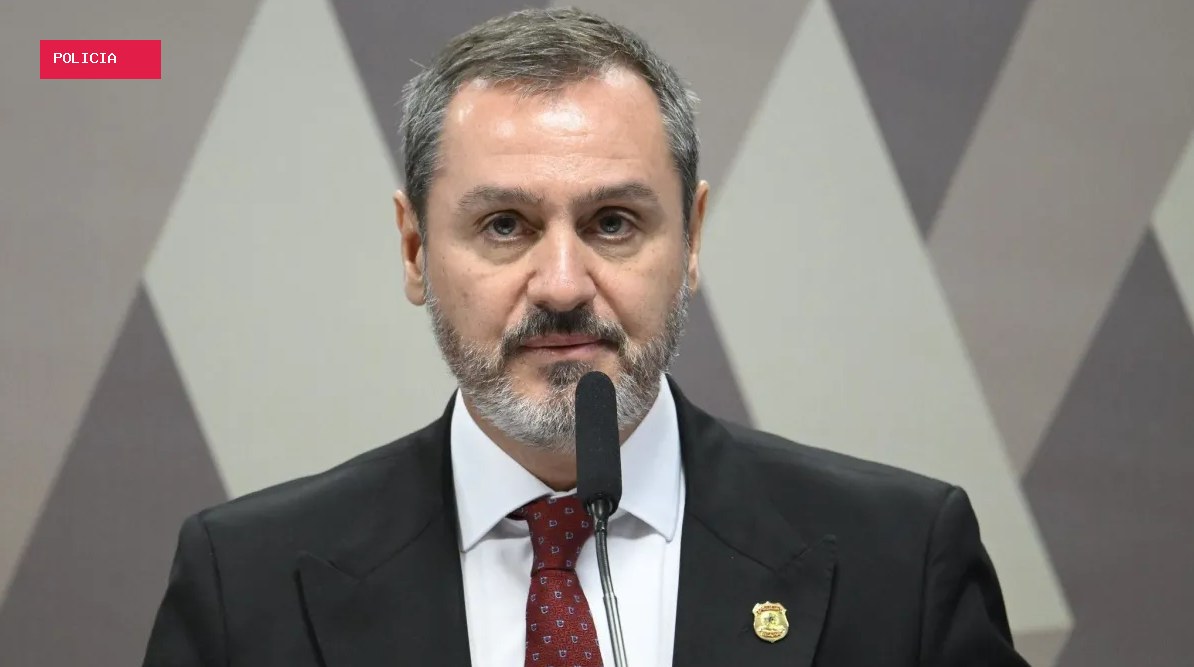 Dino determina retorno de Andrei Rodrigues ao comando da PF após afastamento