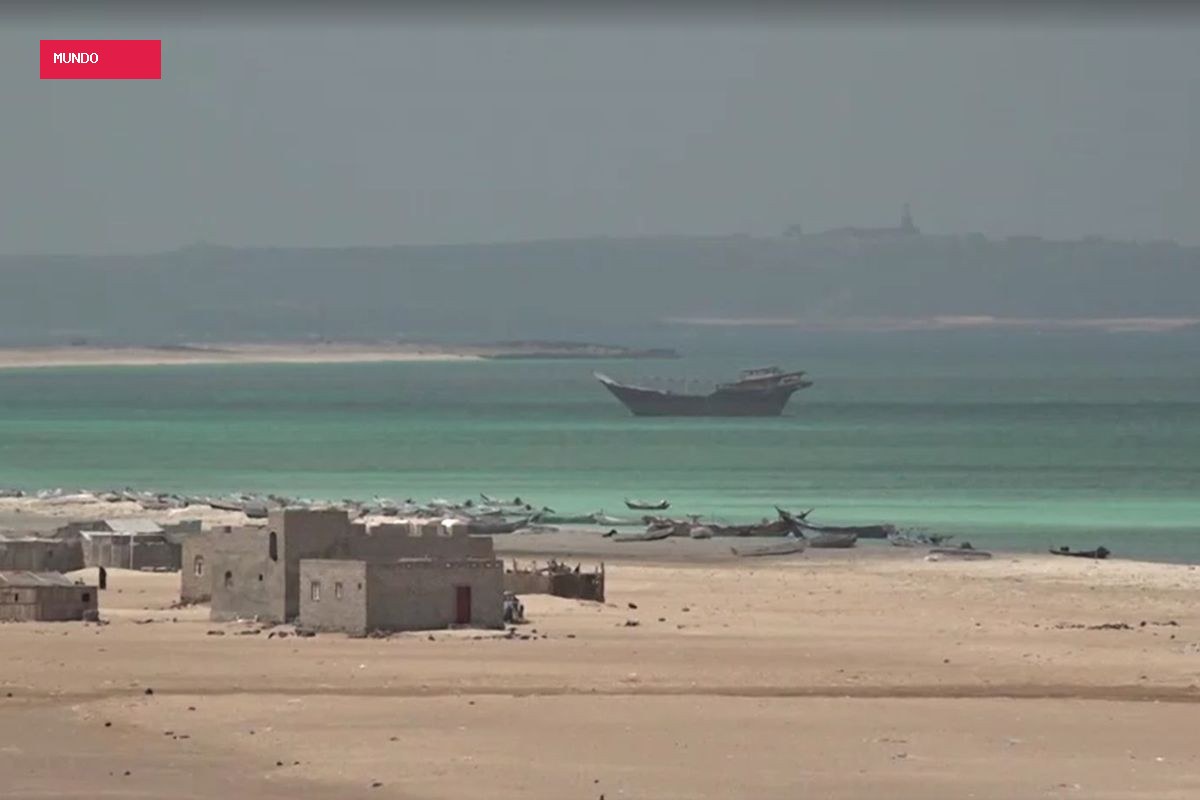 Houthis chegam a cidade e a ilha estratégicas no Iêmen e ficam próximos de controlar acesso ao Mar
