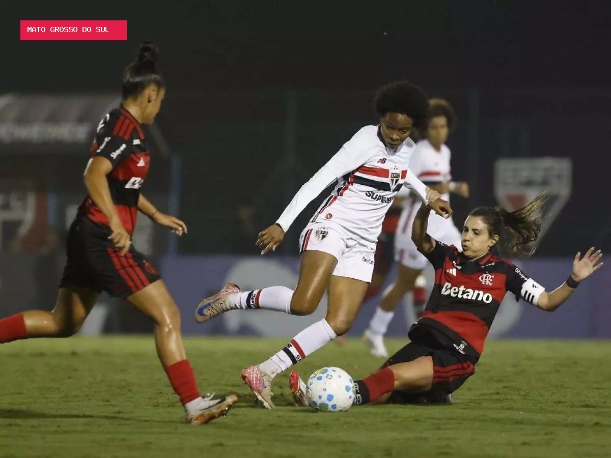 São Paulo vence Flamengo por 3 a 1 e abre vantagem na semifinal do Brasileirão Feminino