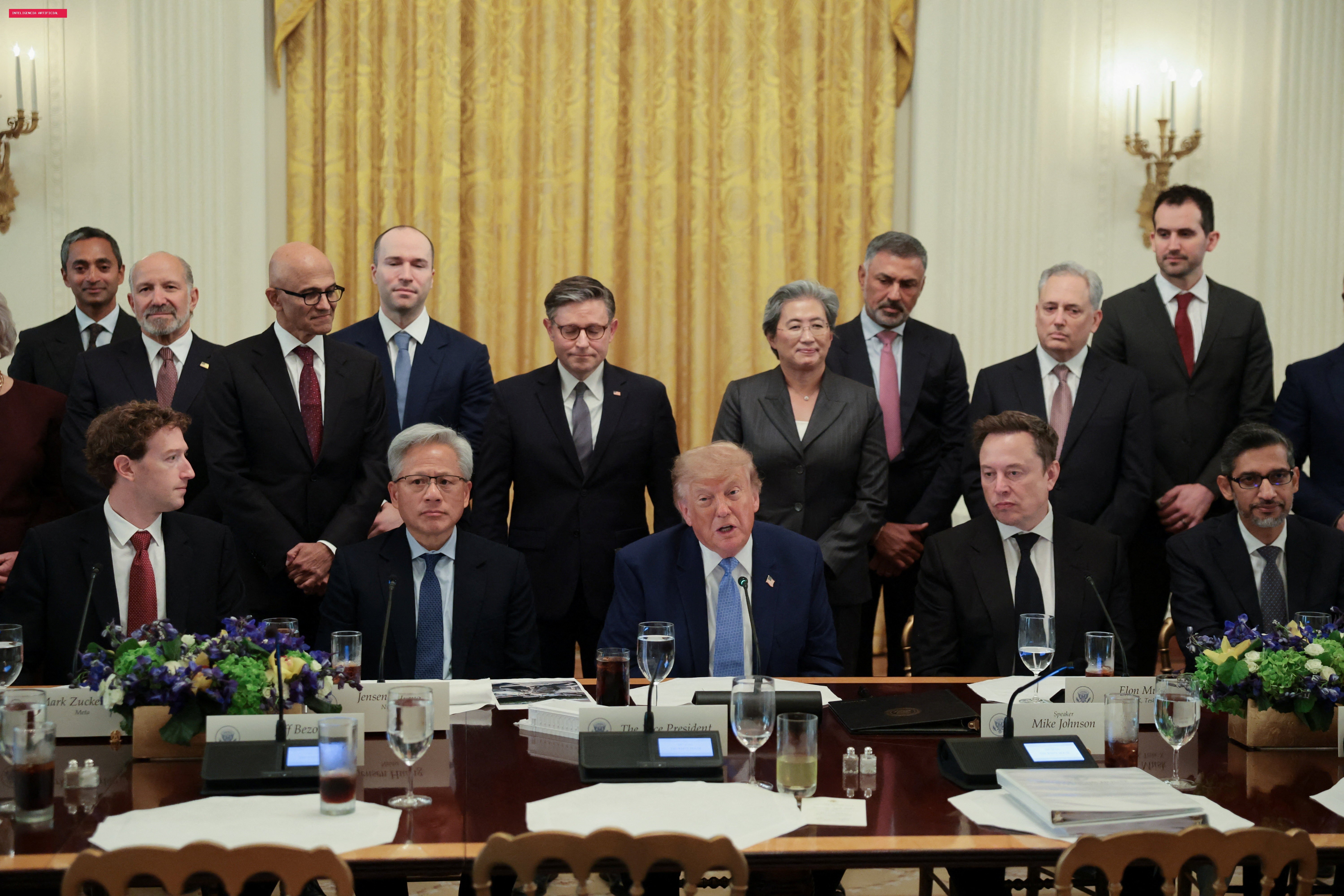 Em encontro com CEOs de IA, Trump diz que empresas vão se 'autorregular'