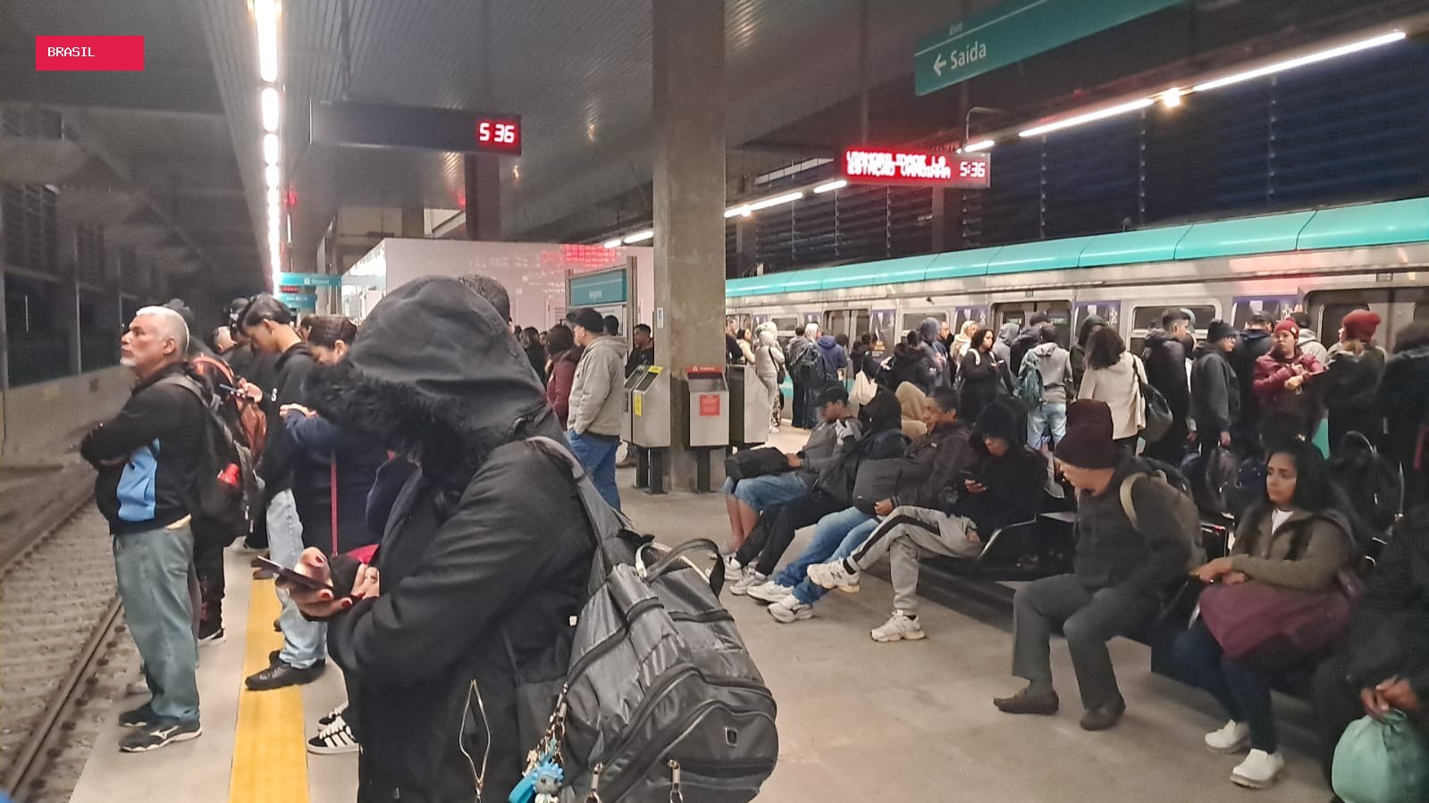 Linha 9-Esmeralda tem maiores intervalos após risco de deslizamento perto de Interlagos; falha na Linha 5 é