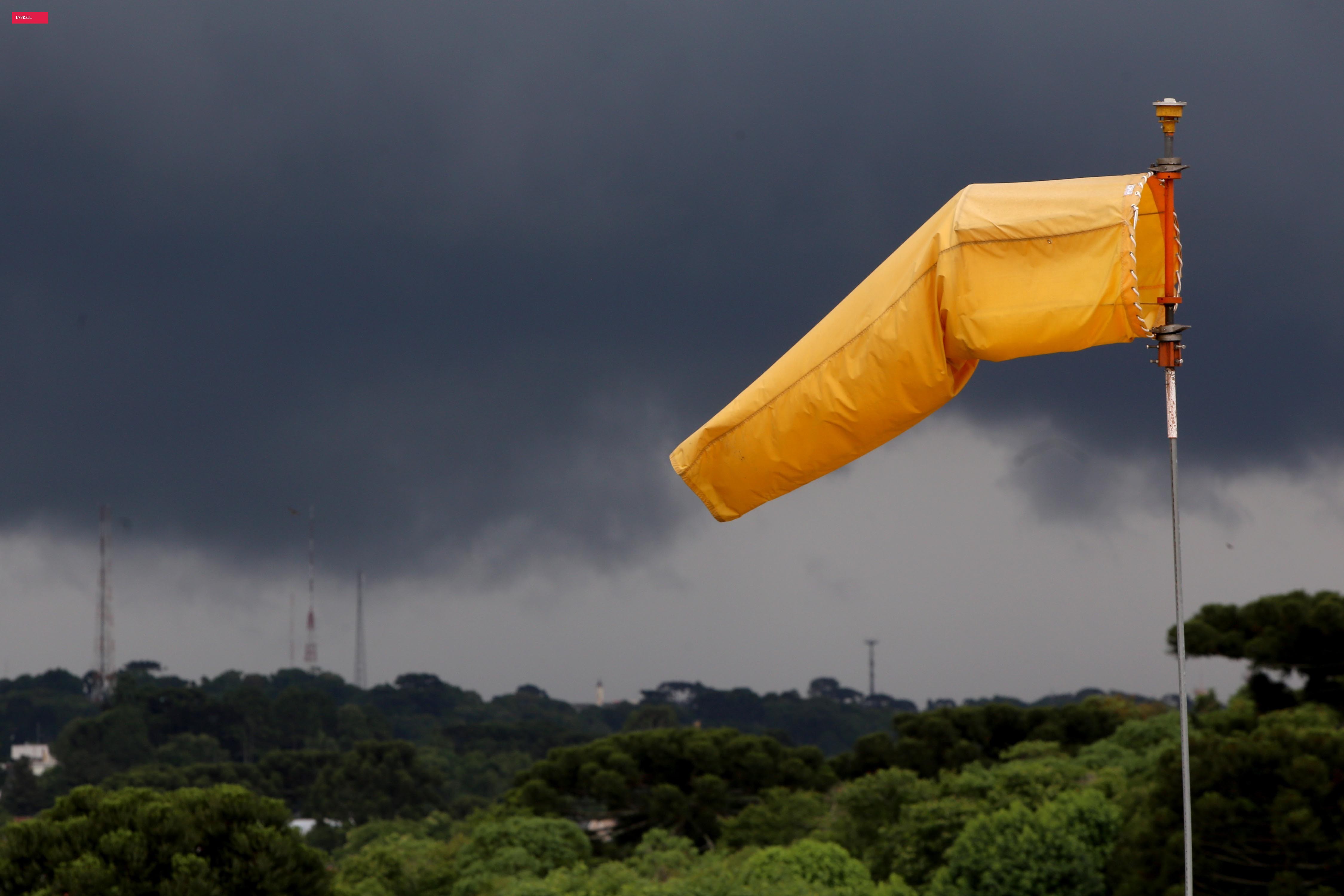 Paraná recebe novos alertas de tempestades para três dias