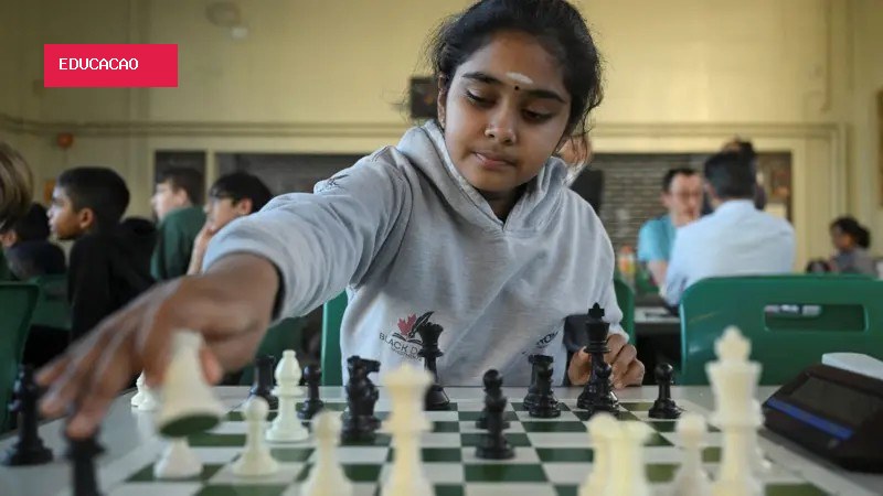 A menina prodígio de 11 anos que se tornou a mais jovem mestre de xadrez da história