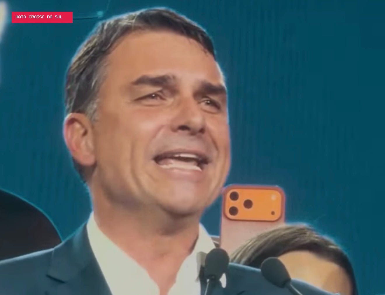 Flávio chama Moraes de ‘laranja podre’ e defende saída do ministro do STF