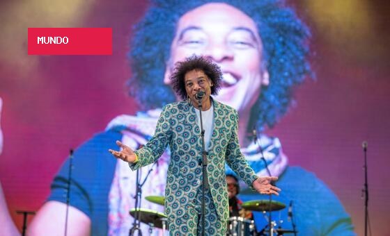 Músico Stewart Sukuma: “Escola precisa ir além da teoria e ensinar a ser humano”