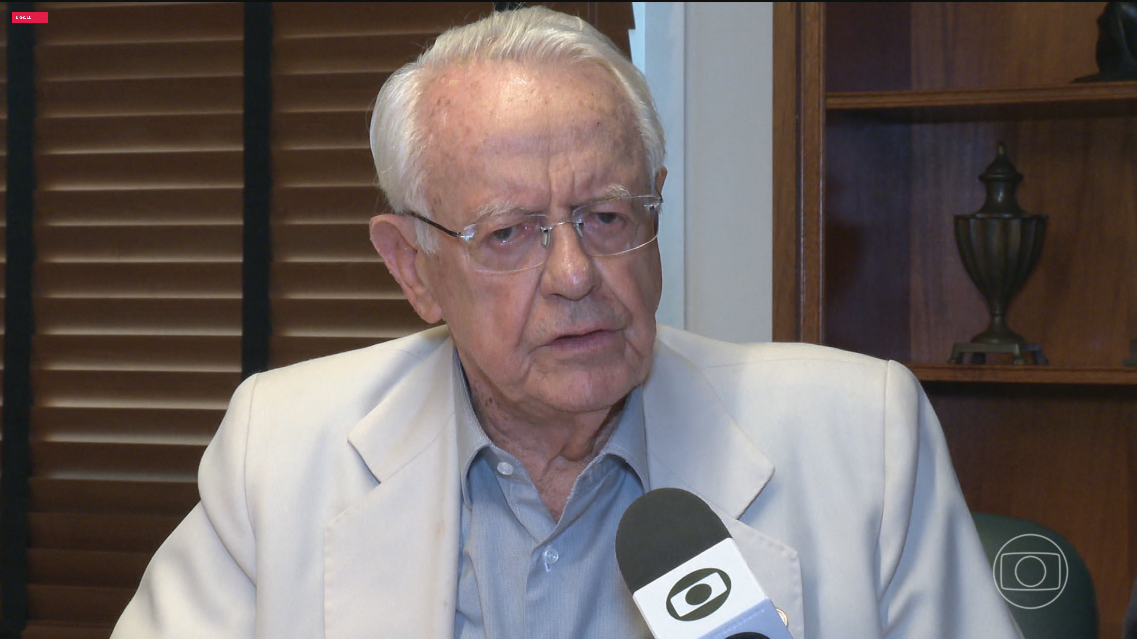Treze ministros aposentados do STF pedem apuração urgente e rigorosa do que consideram 'a maior crise da