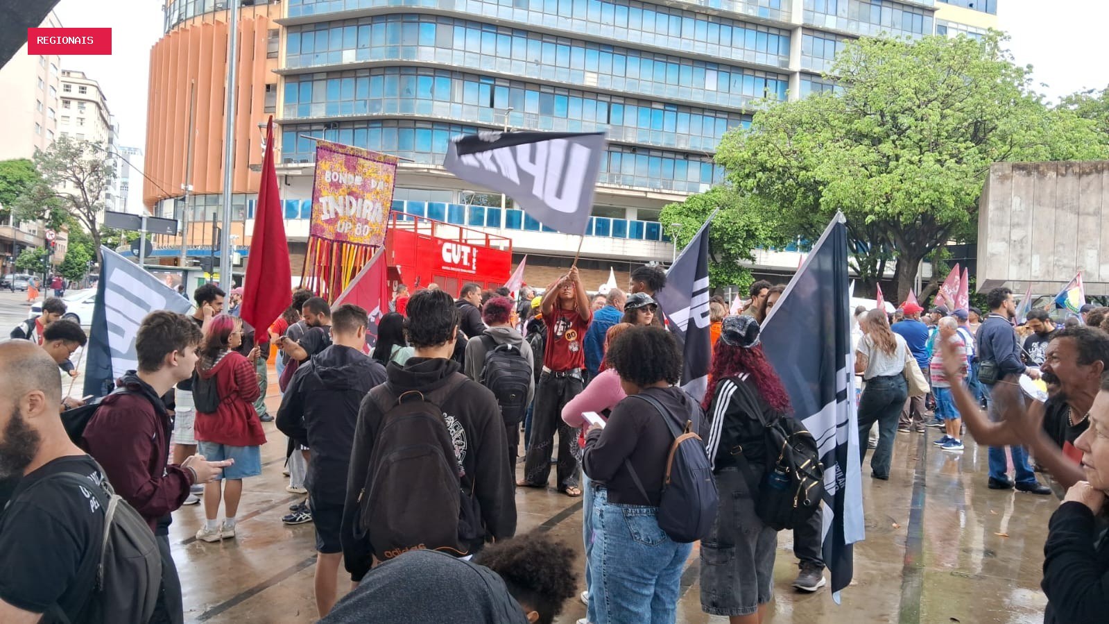 Feriado da Independência em BH é marcado por desfiles e manifestações de diferentes grupos políticos