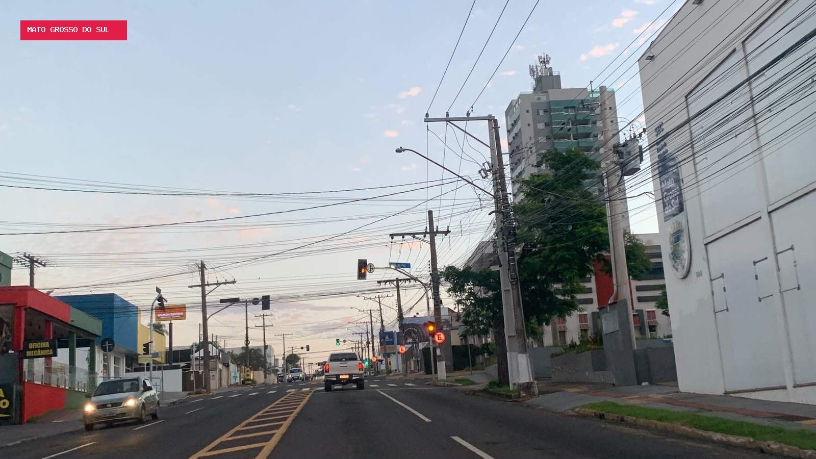 Após ventania de 83 km/h, semáforos amanhecem inoperantes na Capital