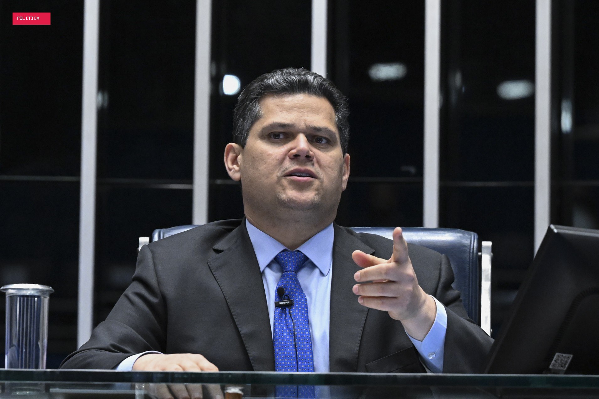 Para blindar Moraes, Alcolumbre manda recado para Flávio em tom de ameaça