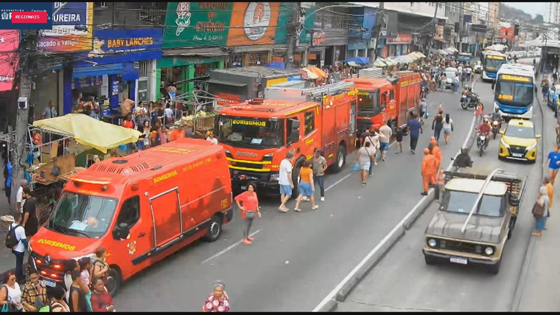 Incêndio em loja de brinquedos fecha Mercadão de Madureira