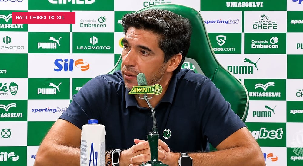 STJD pune Abel Ferreira com dois jogos de suspensão por chute em microfone