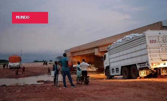 Sudão: Ataque aéreo fatal contra comboio da ONU destrói alimentos para milhares