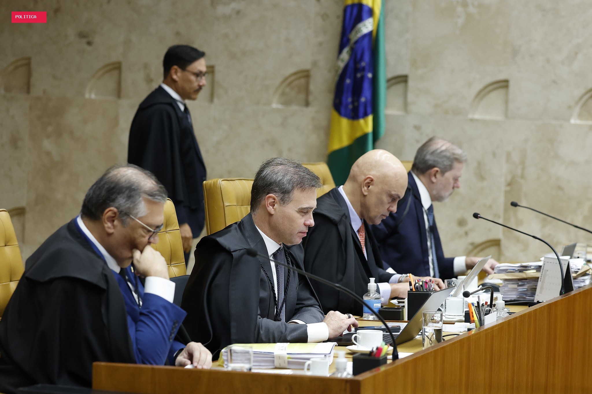 Dino diz que juízes devem evitar vídeos que alimentem comícios: 'Recato deve ser ainda maior em tempos