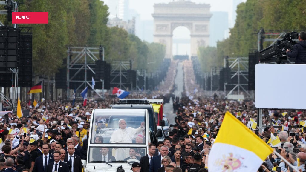 Papa Leão XIV reúne fiéis do mundo inteiro em missa gigante em Paris