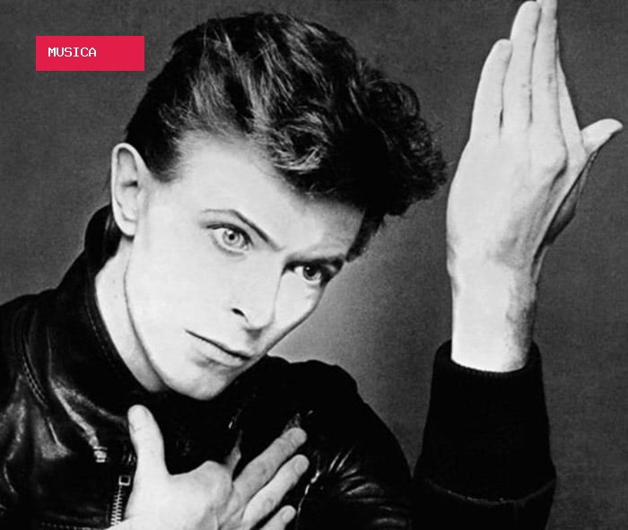 O dia que David Bowie pagou Robert Fripp para tocar guitarra como Ritchie Blackmore