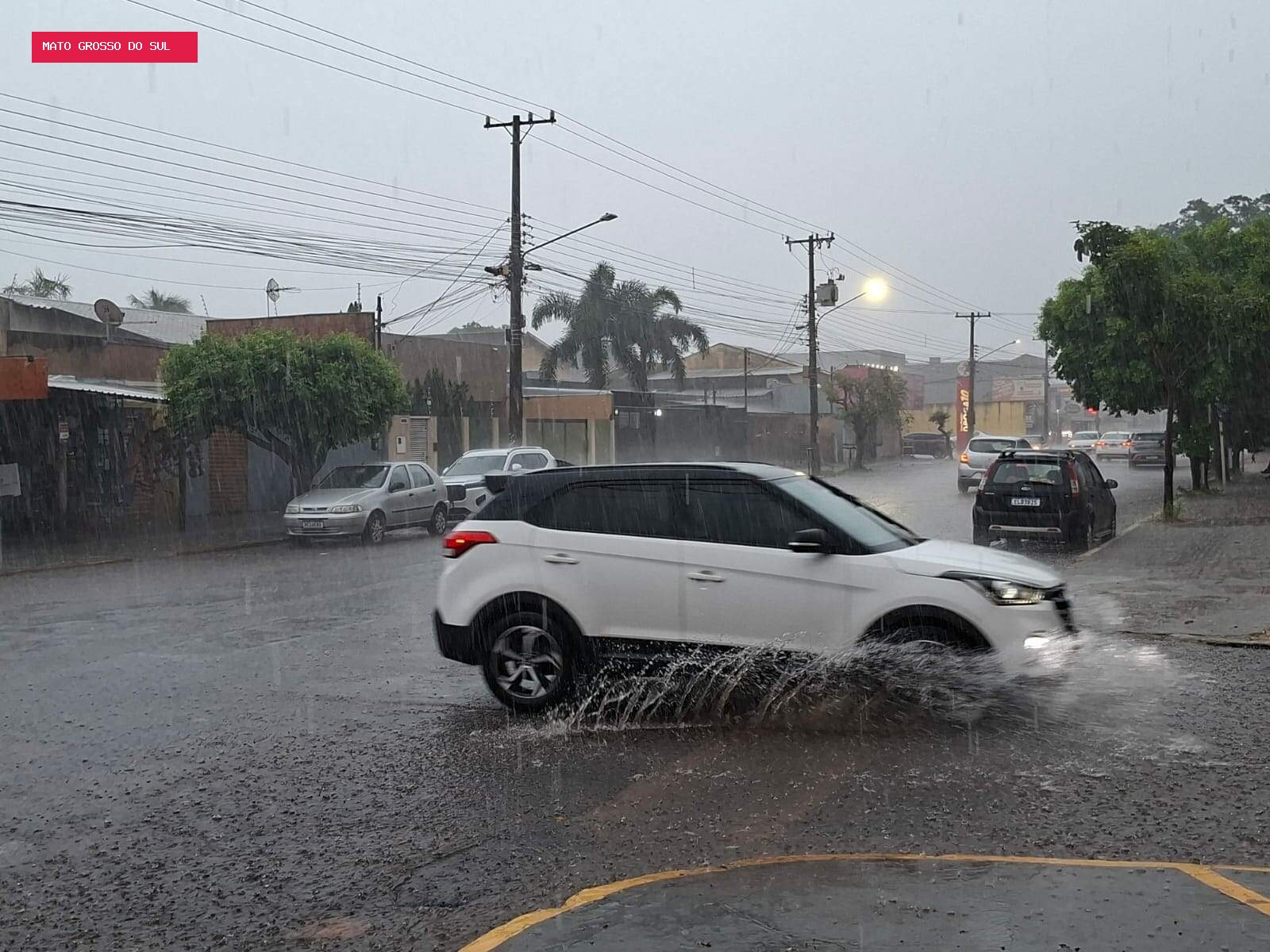 Chuva passa de 30 mm na Capital e frente fria mantém MS sob risco de temporal