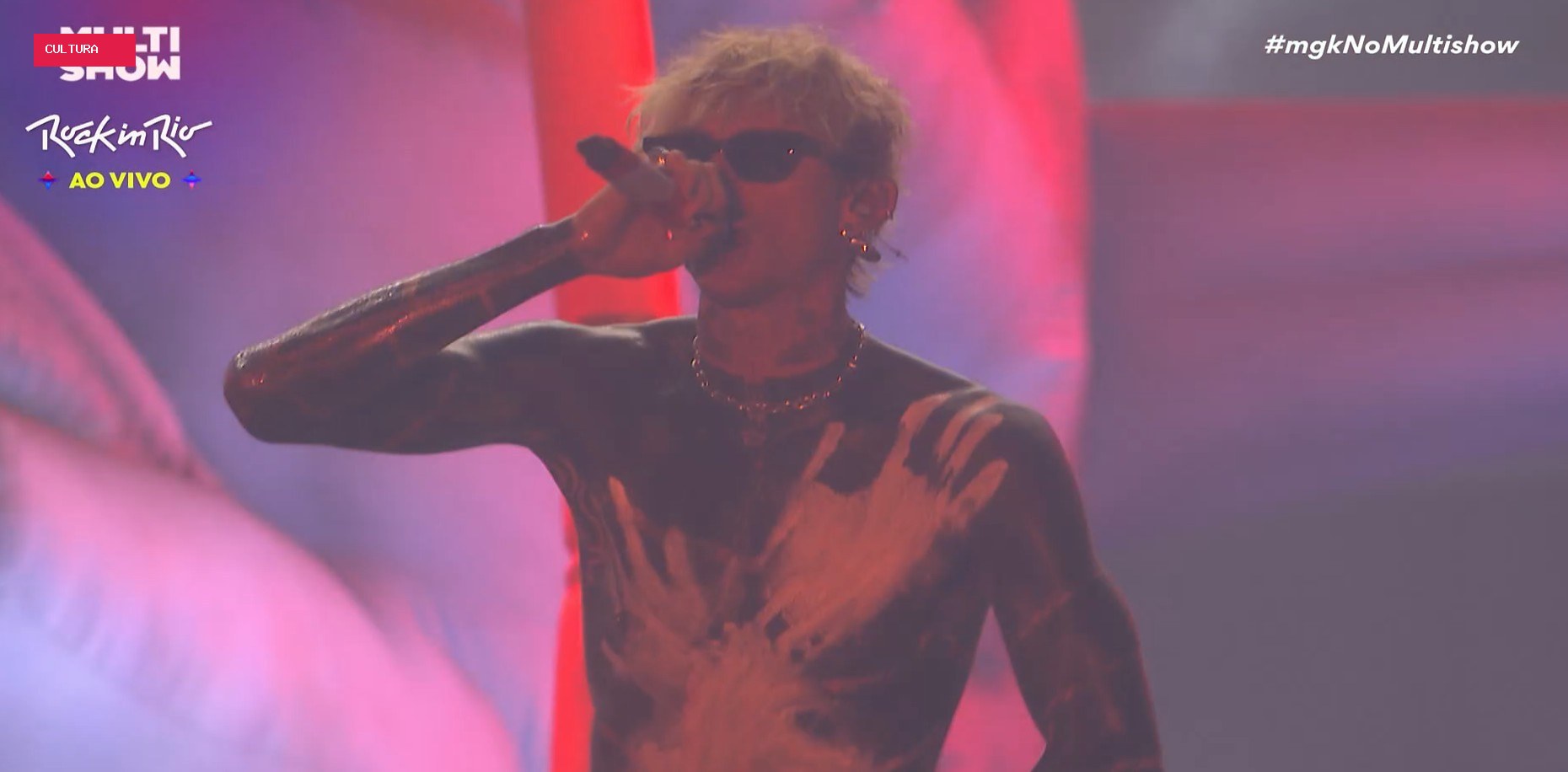 MGK enfrenta apatia e hostilidade da plateia com pop punk emotivo e sem graça em sua estreia no Rio