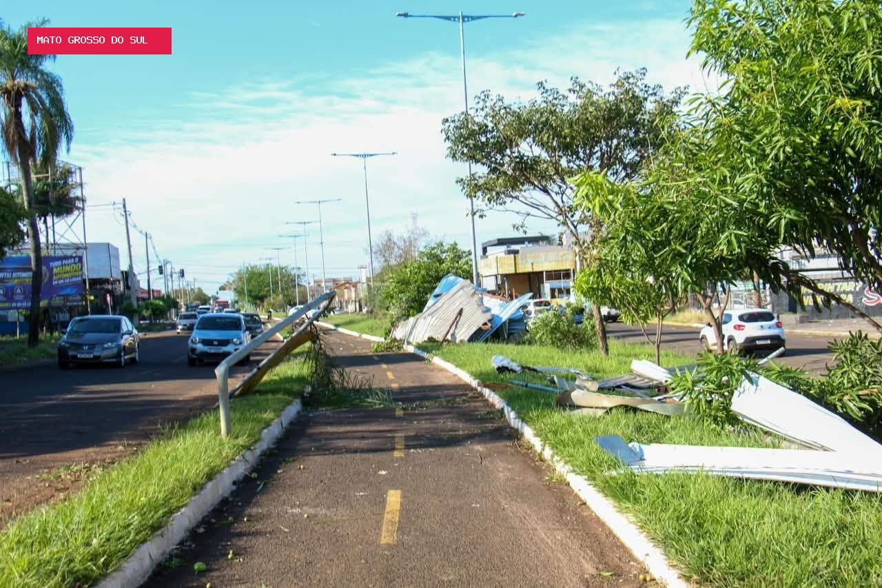 Estado envia máquinas e equipes para ajudar Campo Grande após temporal