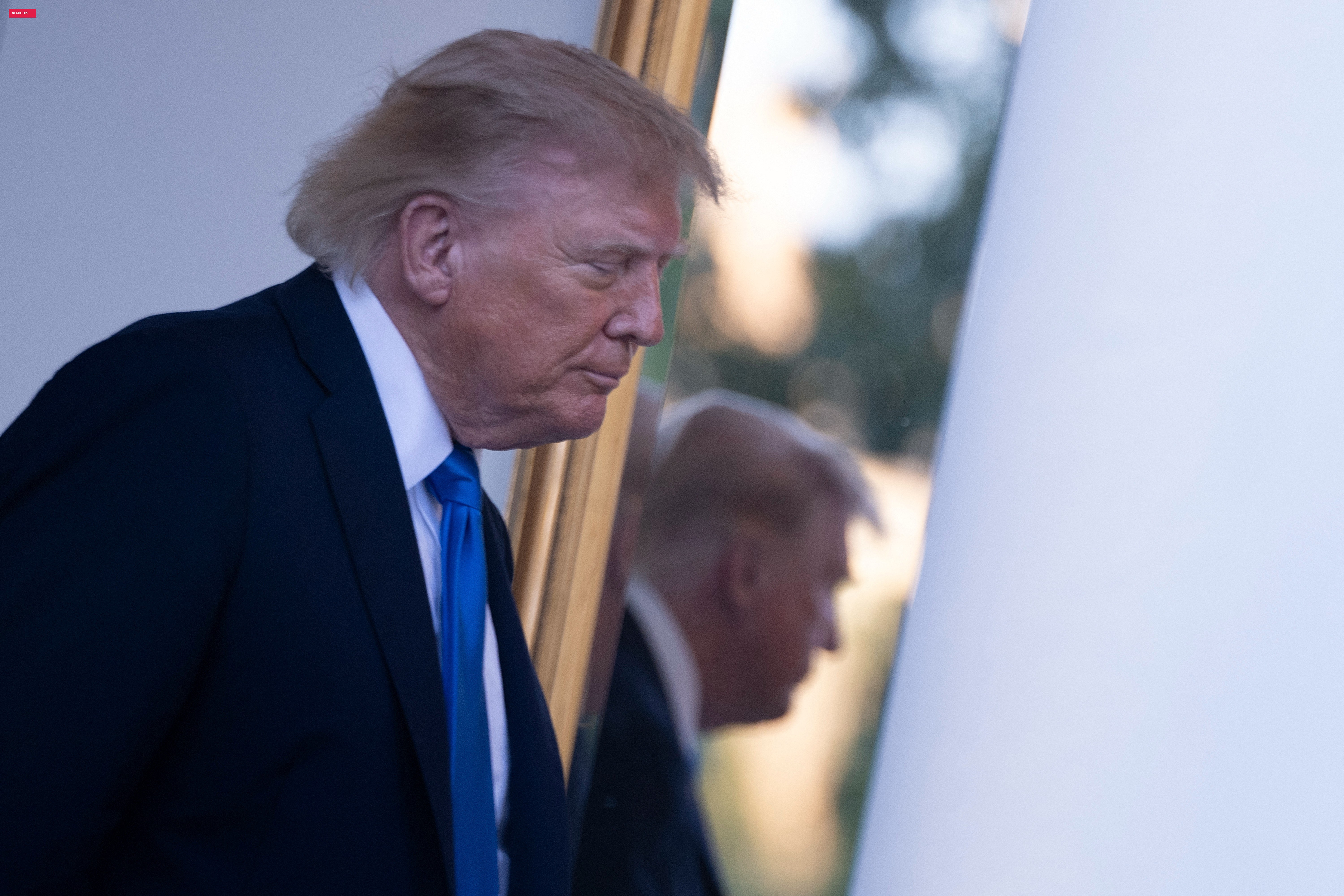 Aprovação de Trump cai para 33%, menor nível já registrado, com piora na avaliação da economia e do custo