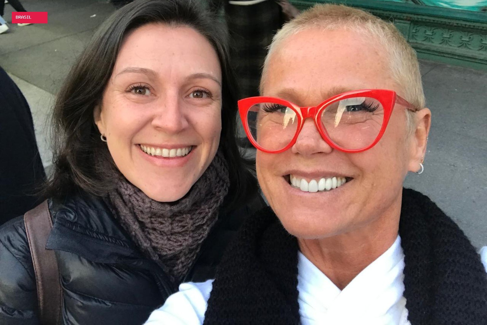 Fã da Xuxa viaja de Nova York a Curitiba para show e leva nave da artista tatuada na pele: 'Sou fanática'