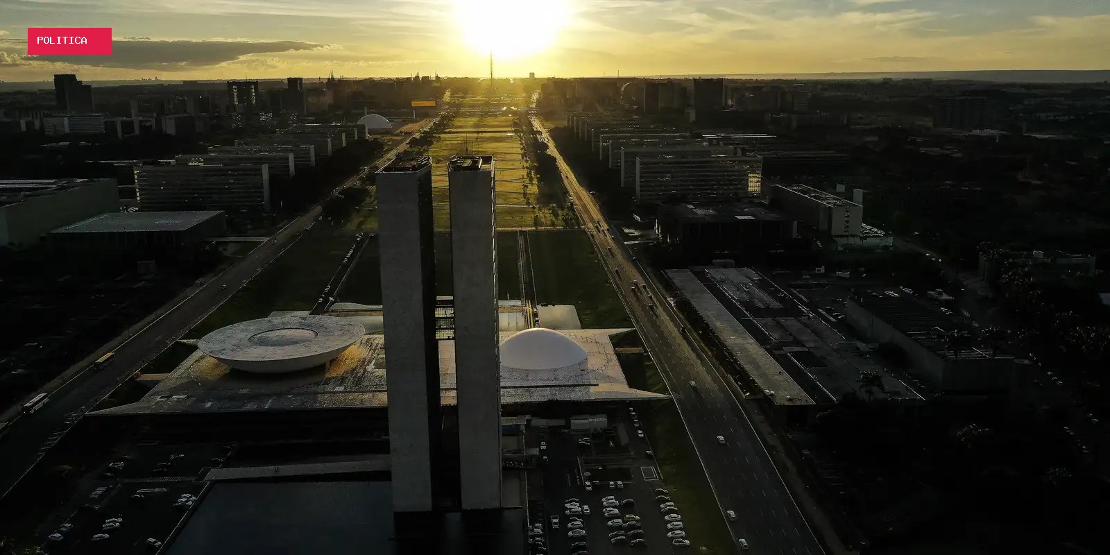 Vista aérea da Esplanada dos Ministérios, em Brasília, a partir do Congresso Nacional