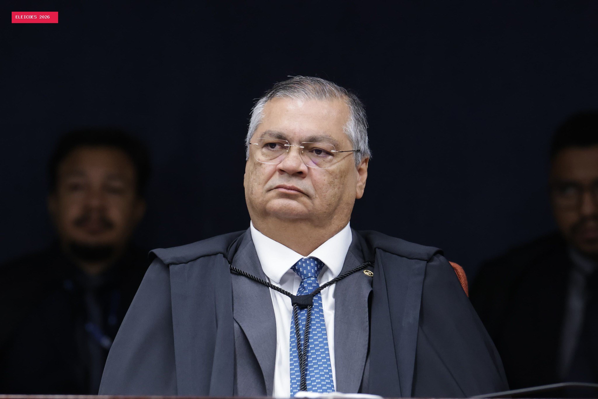 Flávio Bolsonaro pede ao STF que Dino seja afastado de processos envolvendo o parlamentar, Lula e eleições