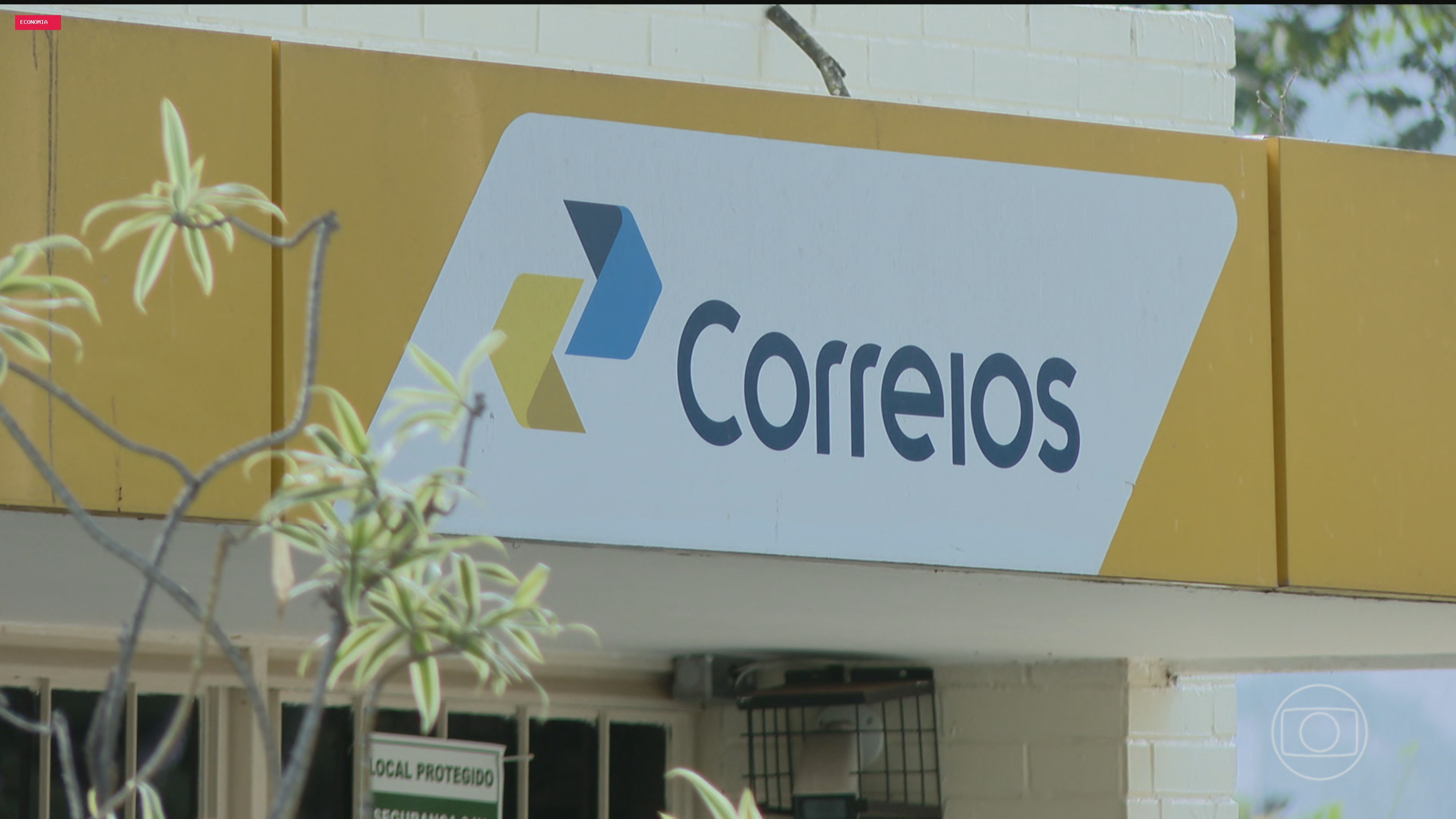 Trabalhadores dos Correios entram em greve em todo o país a partir desta sexta