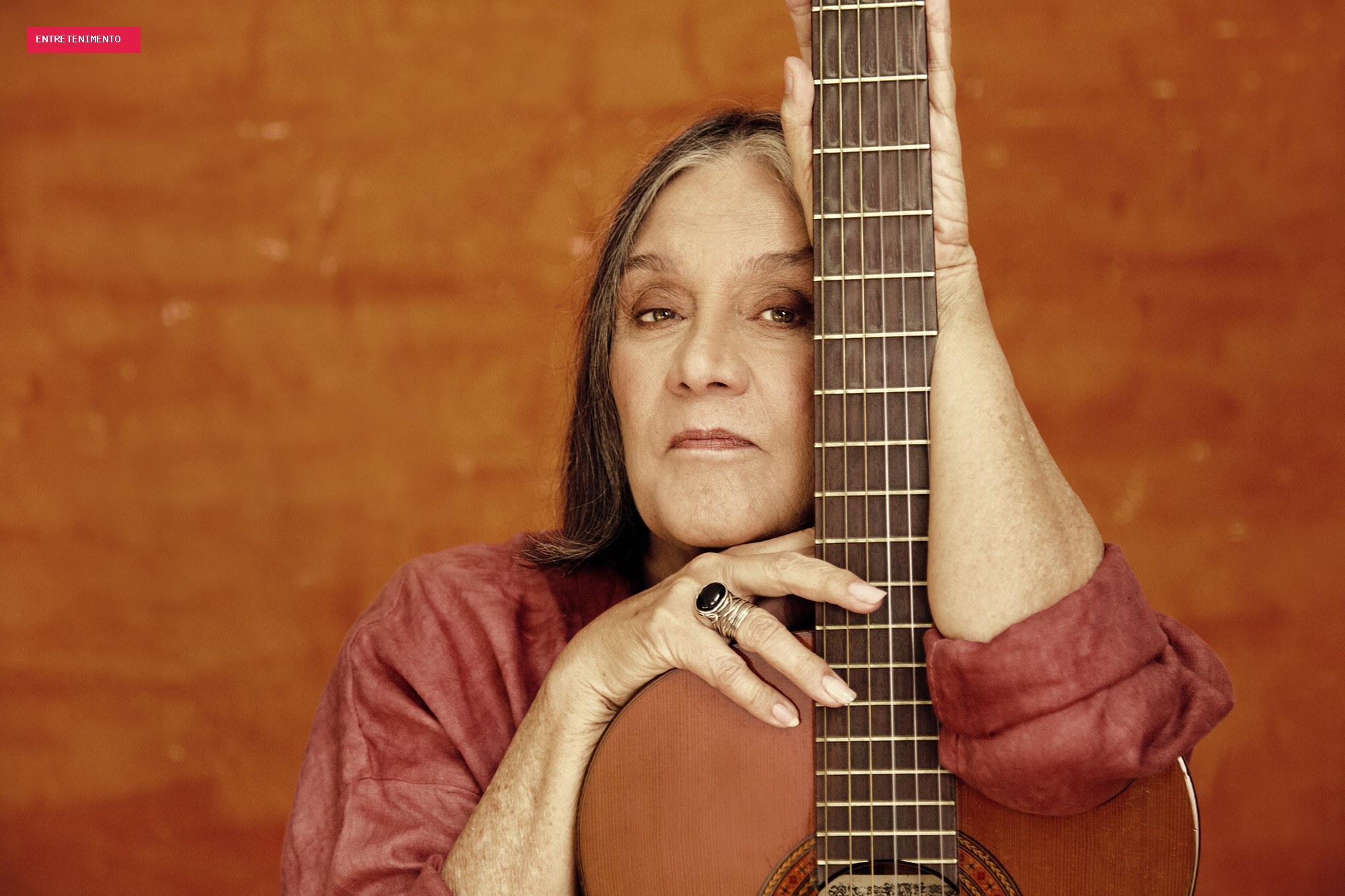 Joyce Moreno celebra Toninho Horta, canta samba de 1943 e revisita 'Aldeia de Ogum' no álbum 'Never too