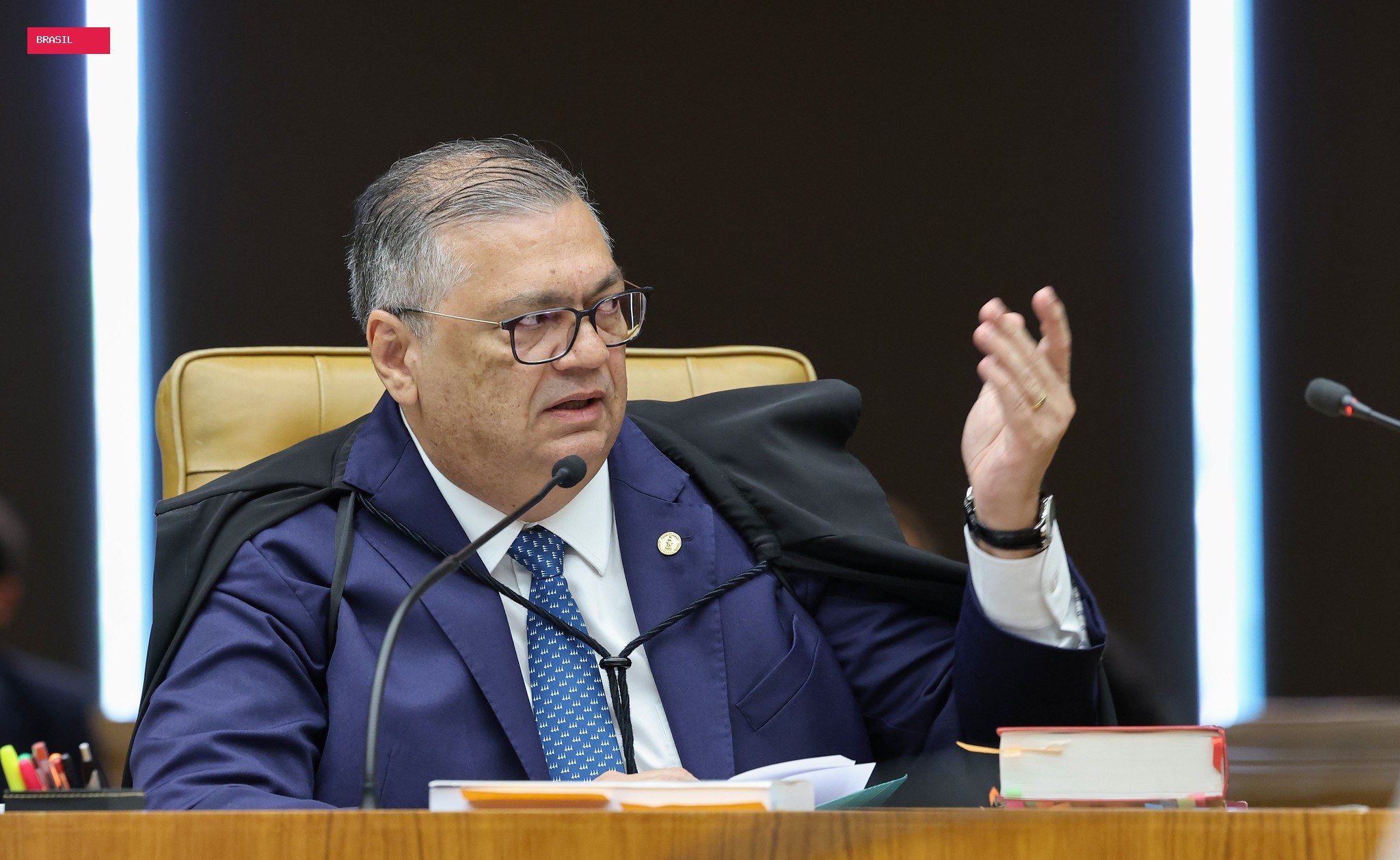 Flávio Dino mantém decreto de MG que proíbe propaganda de bets e conteúdo adulto em bens públicos