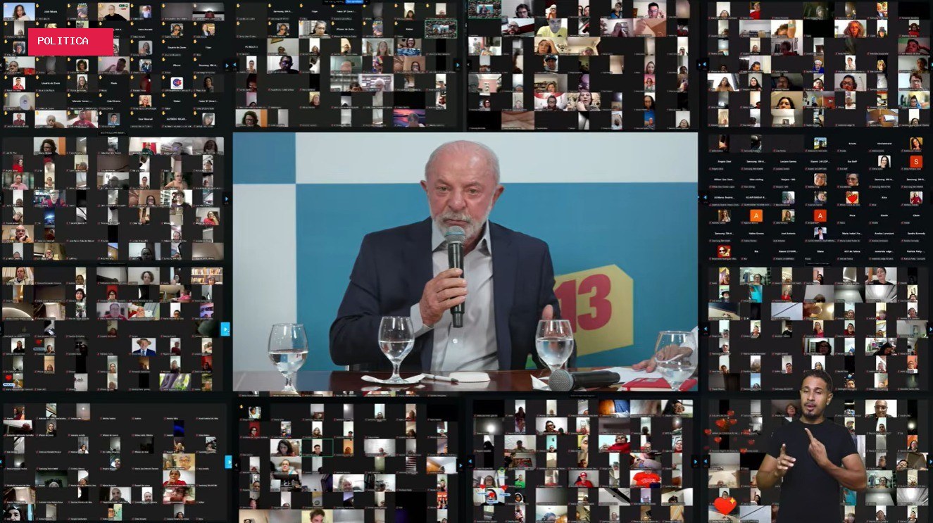 Lula faz 'live' com apoiadores no Alvorada; em 2022, TSE proibiu Bolsonaro de promover própria campanha no