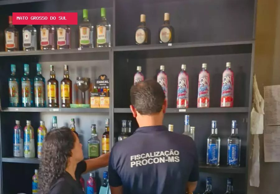 Polícia fecha lava a jato e conveniência por tráfico e falsificação de bebidas