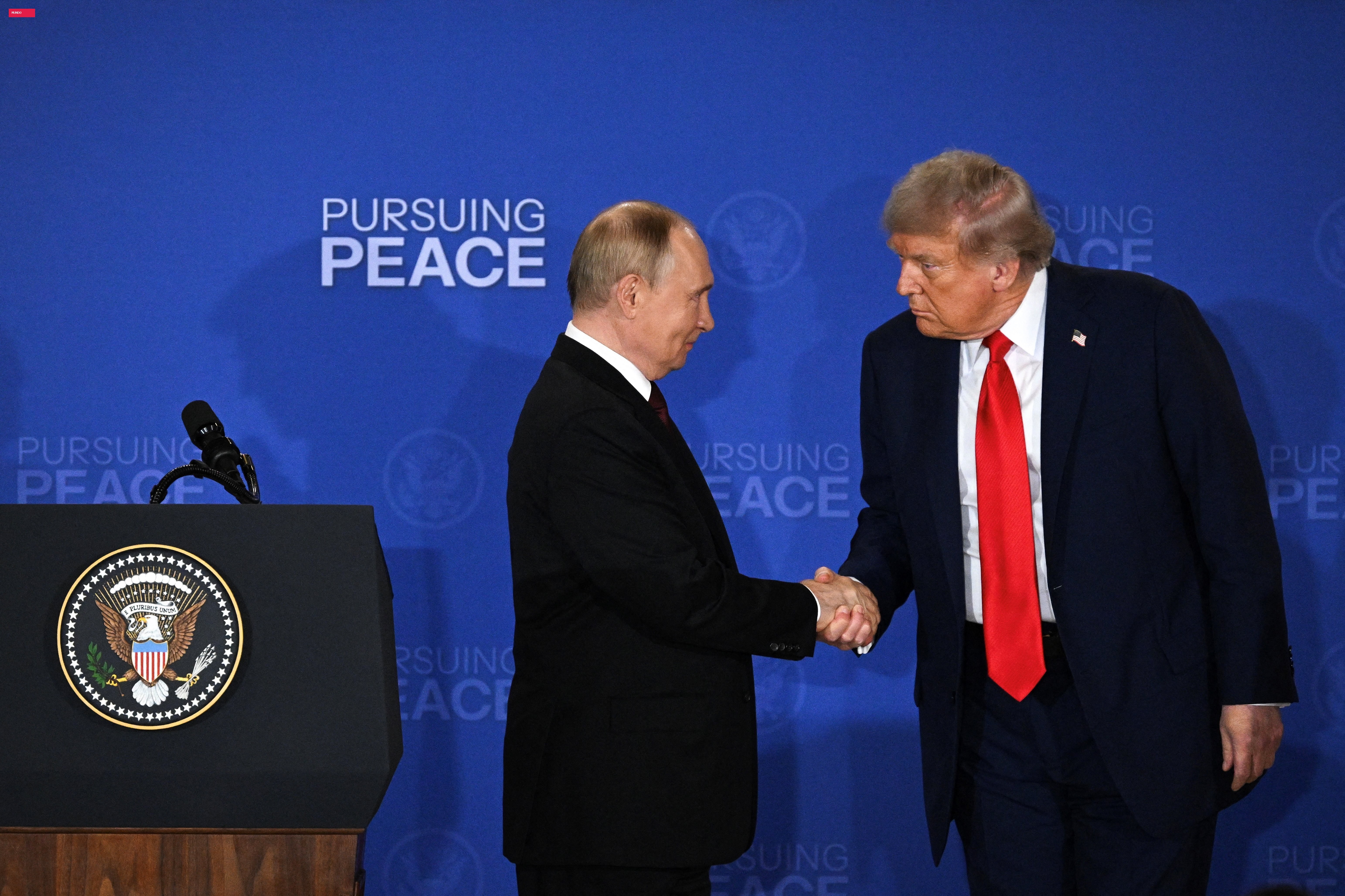 Trump e Putin falam em retomar relações entre EUA e Rúsisa 'em larga escala' em ligação telefônica, diz