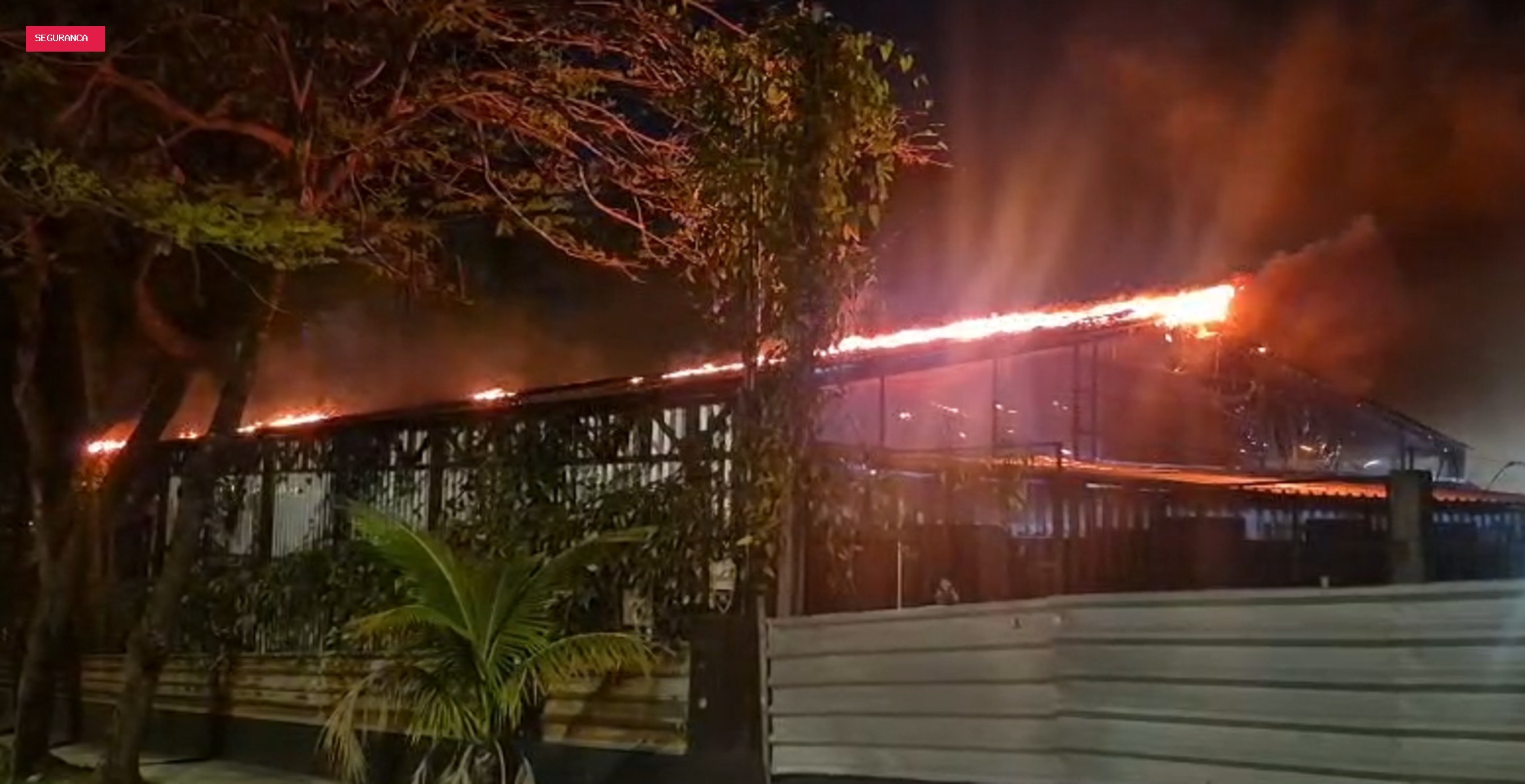Incêndio atinge bar na Pampulha, em BH