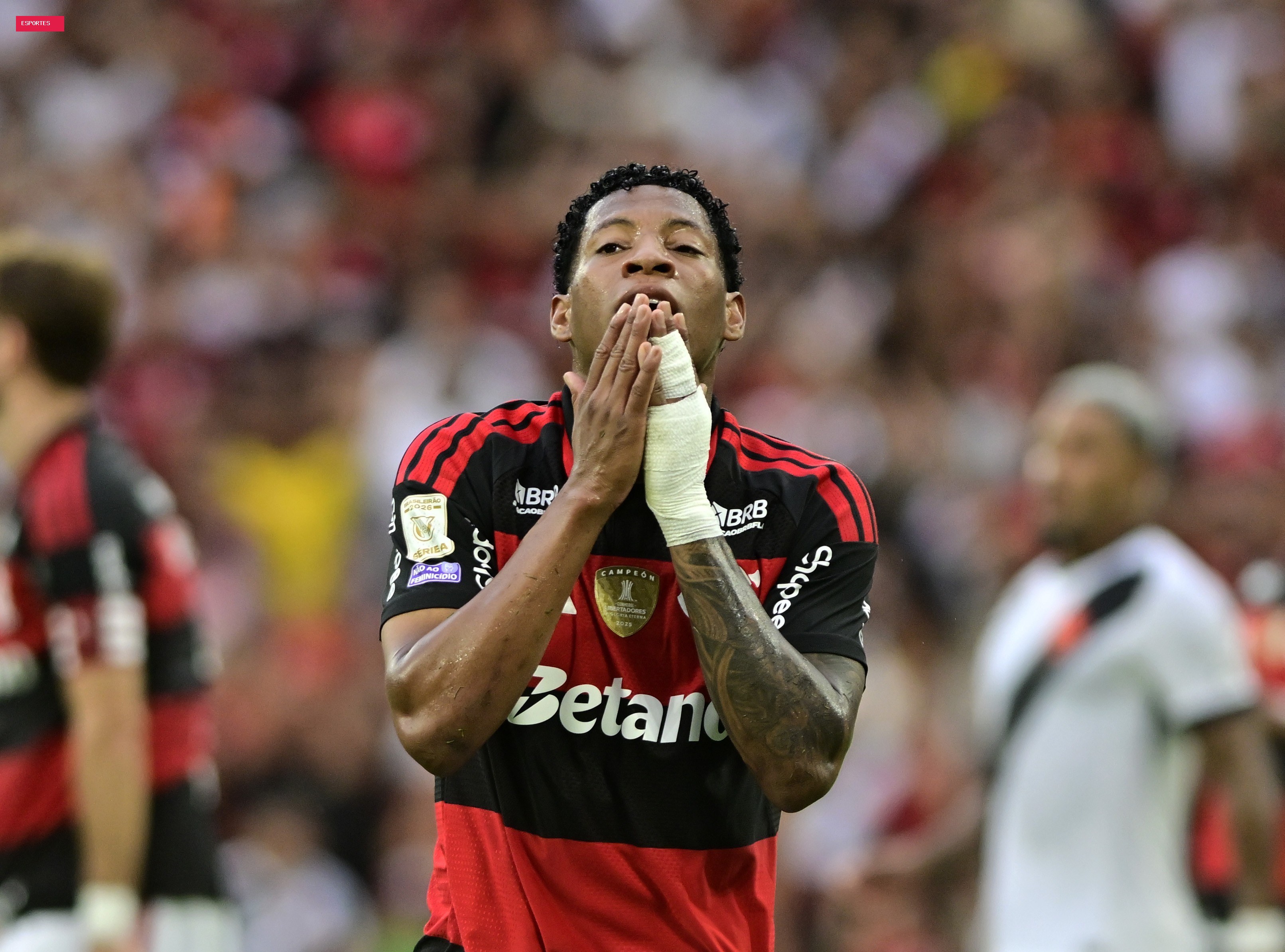 Flamengo espera a volta de Plata neste domingo e se irrita com atraso na reapresentação