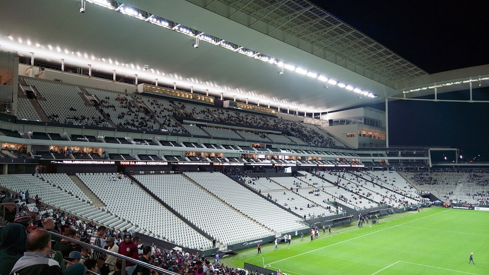 Neo Química Arena — noite de futebol
