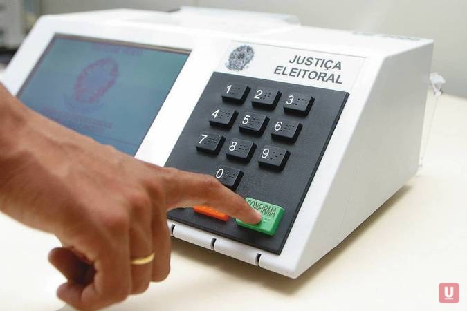 Entenda o que acontece quando uma urna eletrônica falha no dia da eleição
