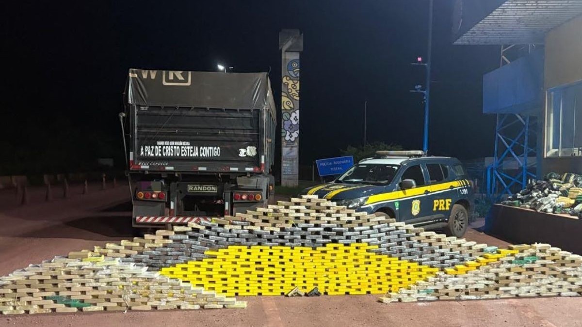 Apreensão da PRF na BR-262, em Corumbá (MS)