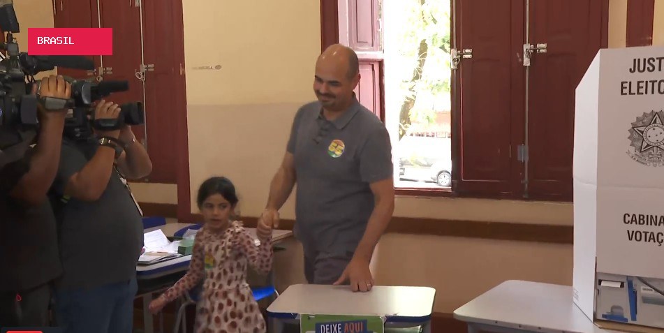 Mateus Simões (PSD) vota em Belo Horizonte